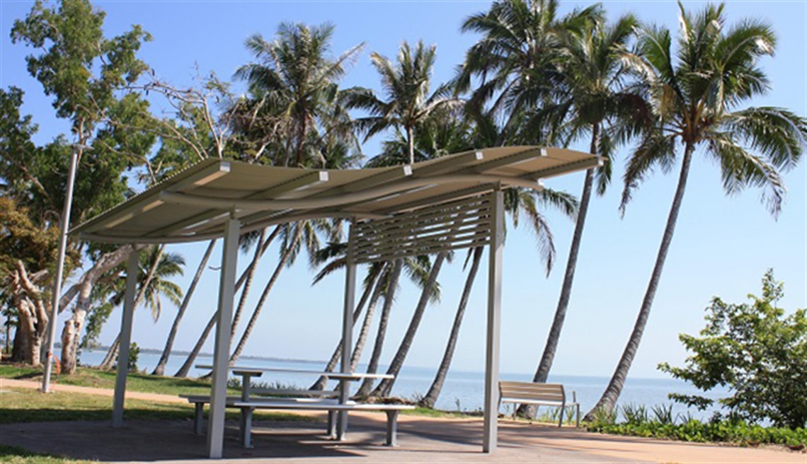 Cardwell_Esplanade_rz.jpg