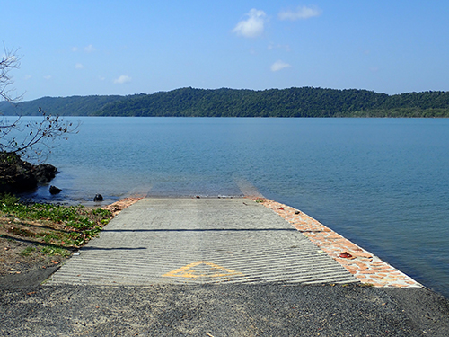 Flying fish boat ramp rz